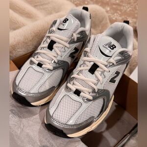 New Balance 530 - Silver and Black Running Shoes